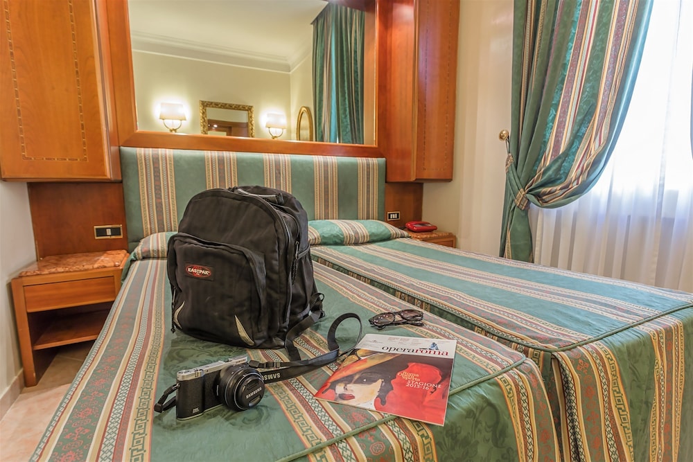 Raeli Hotel Lazio 15/24