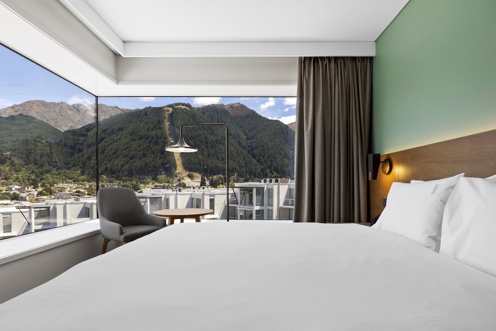 Holiday Inn Express And Suites Queenstown 17/79