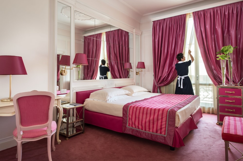 COMFORT, DOUBLE OR TWIN BED