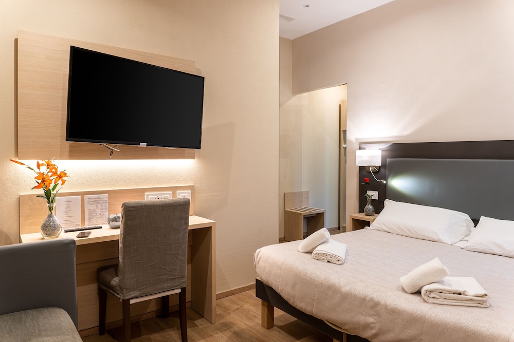 Hotel Victoria Cuneo 17/50