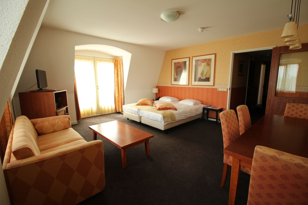 Fletcher Hotel-Restaurant De Witte Raaf 30/46