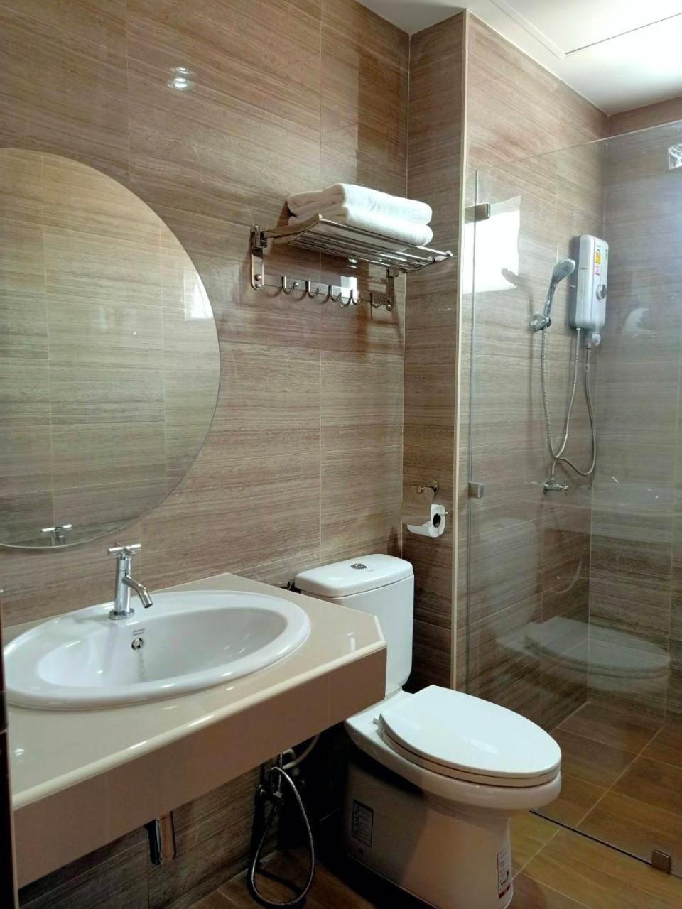 Koco Hotel 55/56