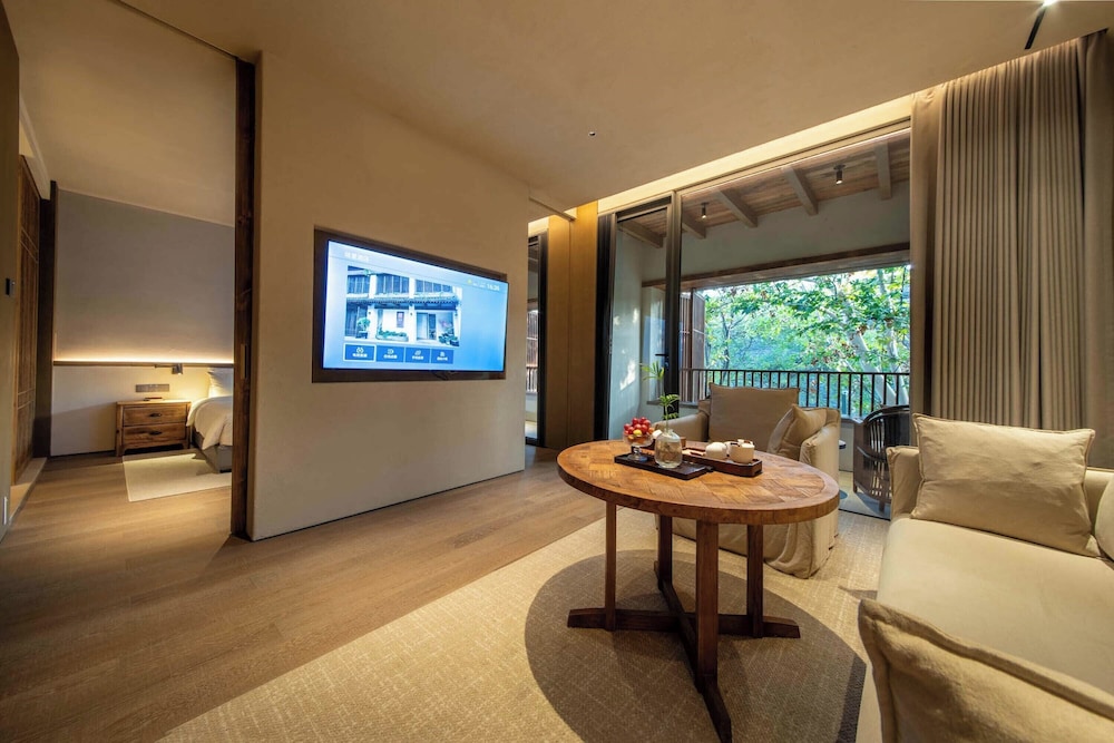 YUANLI HOTEL 28/50