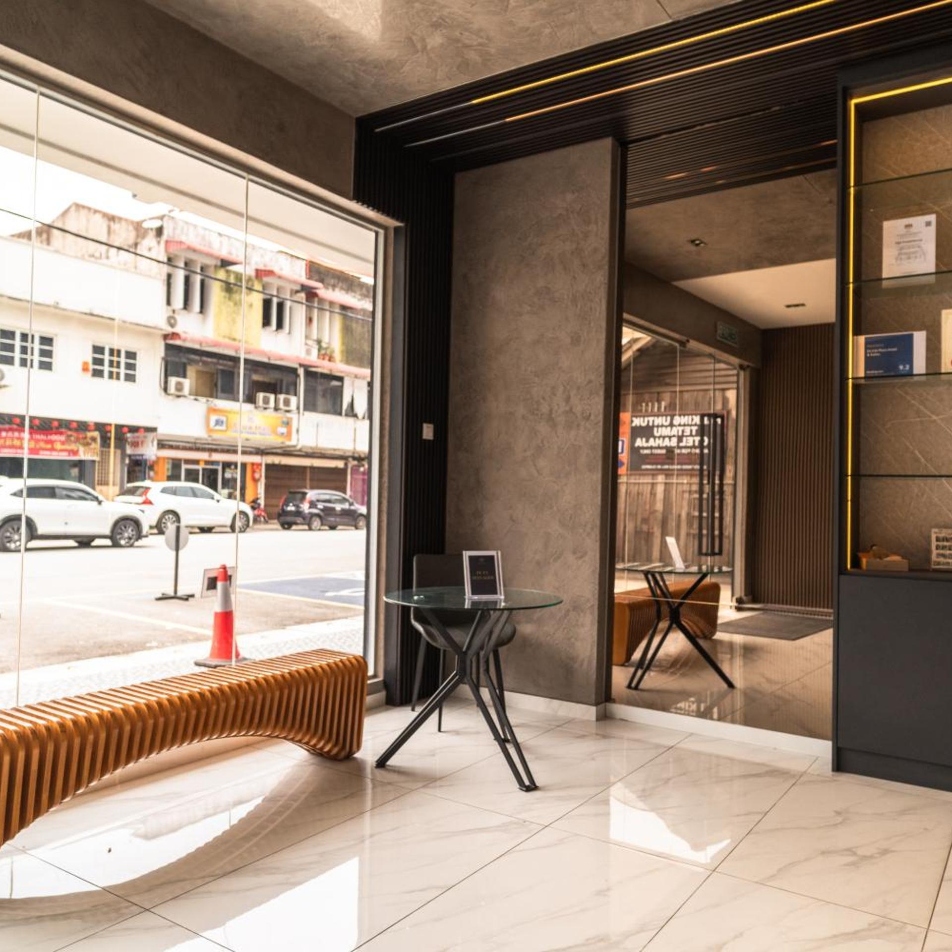 Citi Plaza Hotel & Suites 39/48