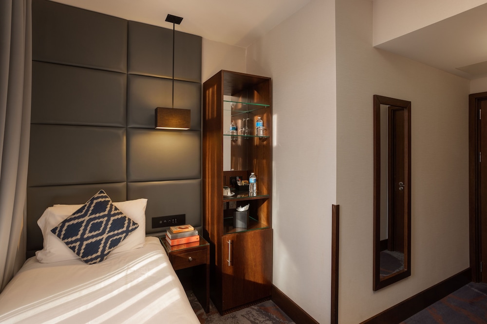 Montcalm Chilworth Townhouse, Paddington 36/50