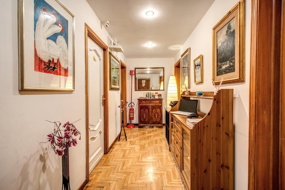 Beautiful Home 2 2/27