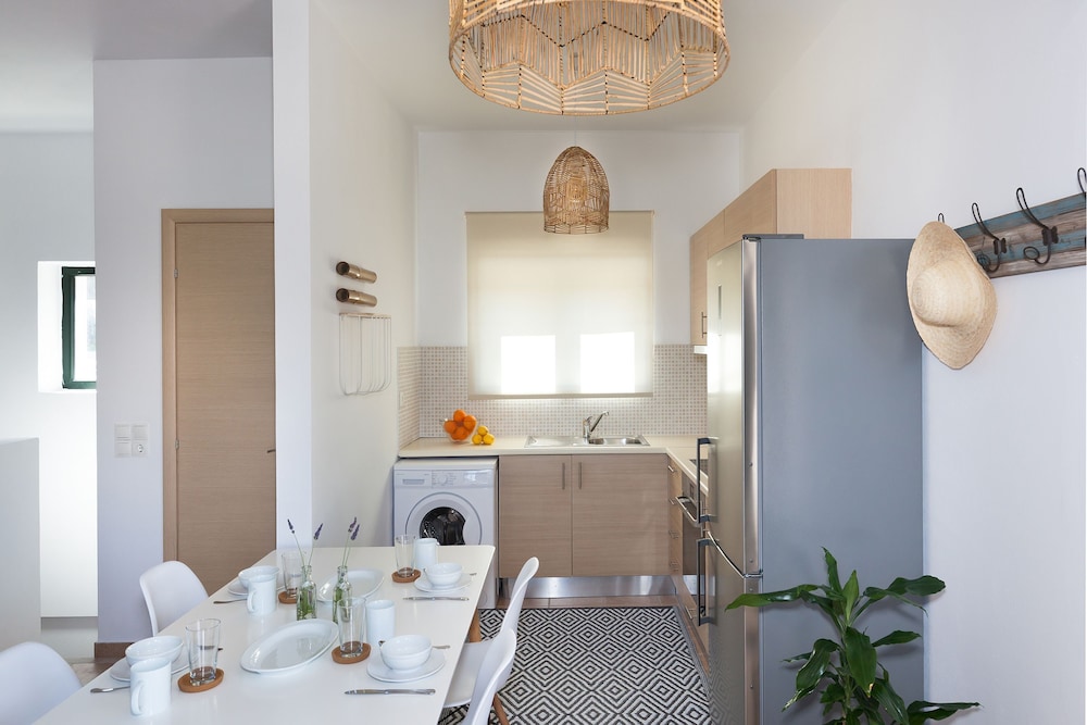 Syra Suites 34/50