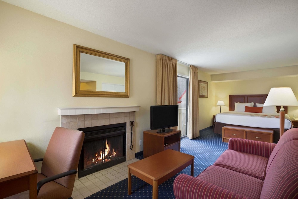 Affordable Suites of America Grand Rapids (Ex Hawthorn Suites by Wyndham) 34/49