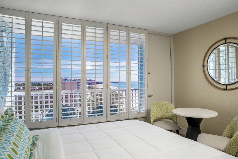 Bellwether Beach Resort 40/54