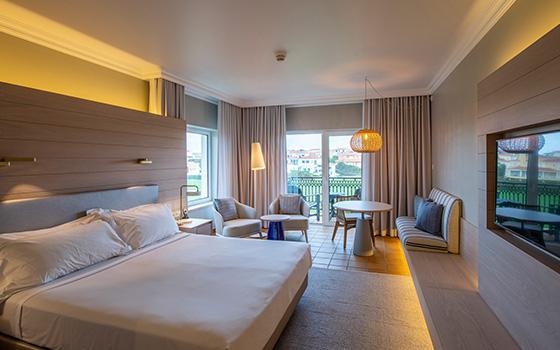 Standard, Double Bed, Golf Course View