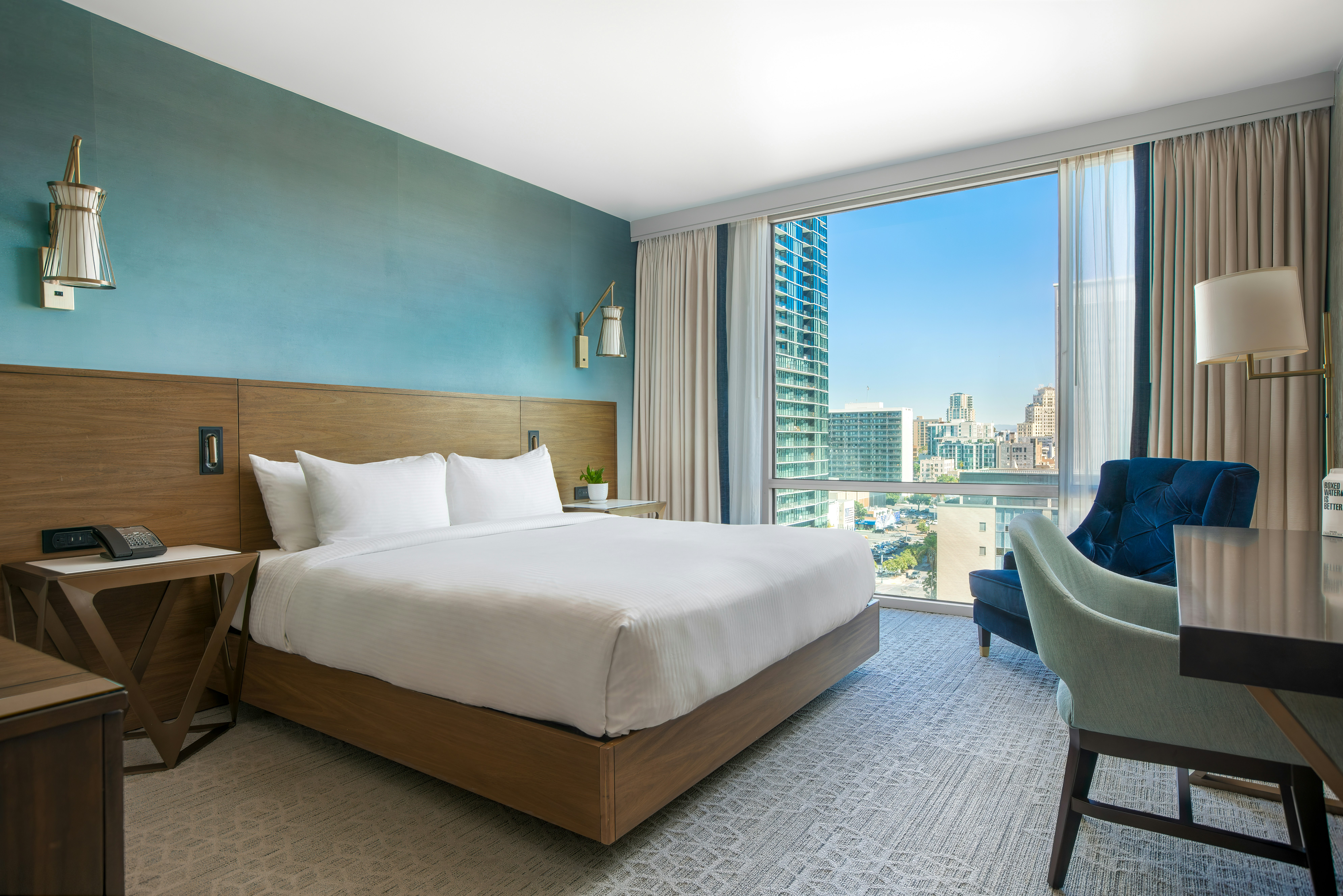 ROOM, KING BED
