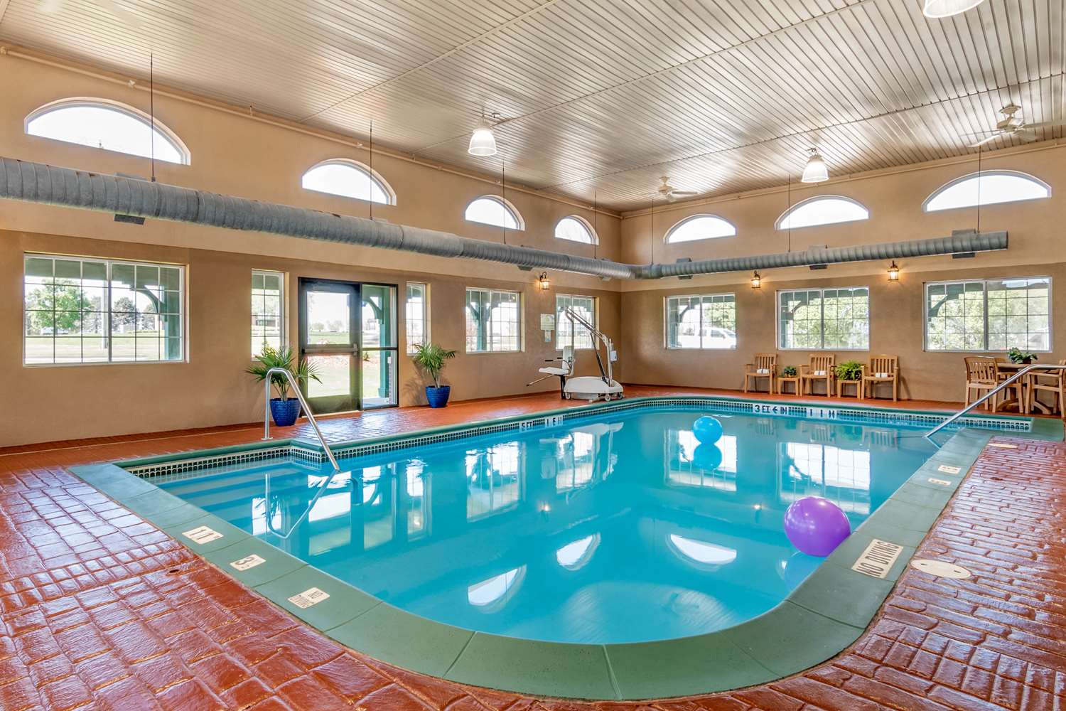 swimming pool spa