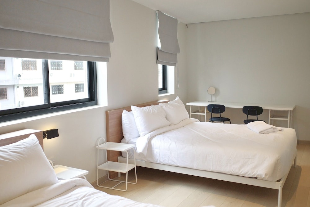2 Bedrooms, Design, Suite, 3 Queen Beds, Balcony