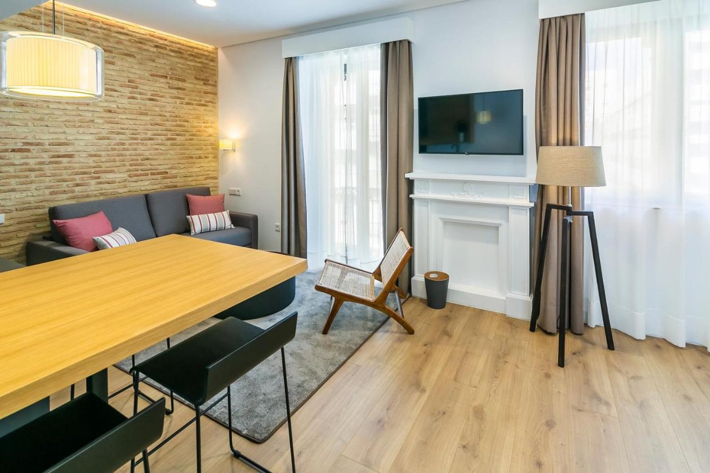 AQUITANIA HOME SUITES 11/36