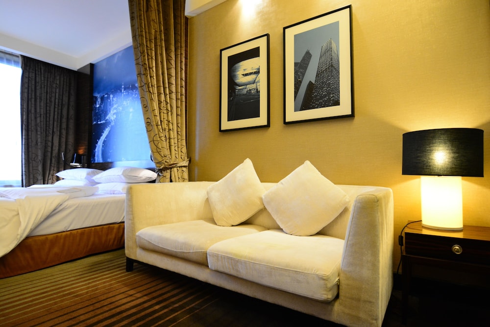 Harbour Grand Hong Kong Hotel 16/68