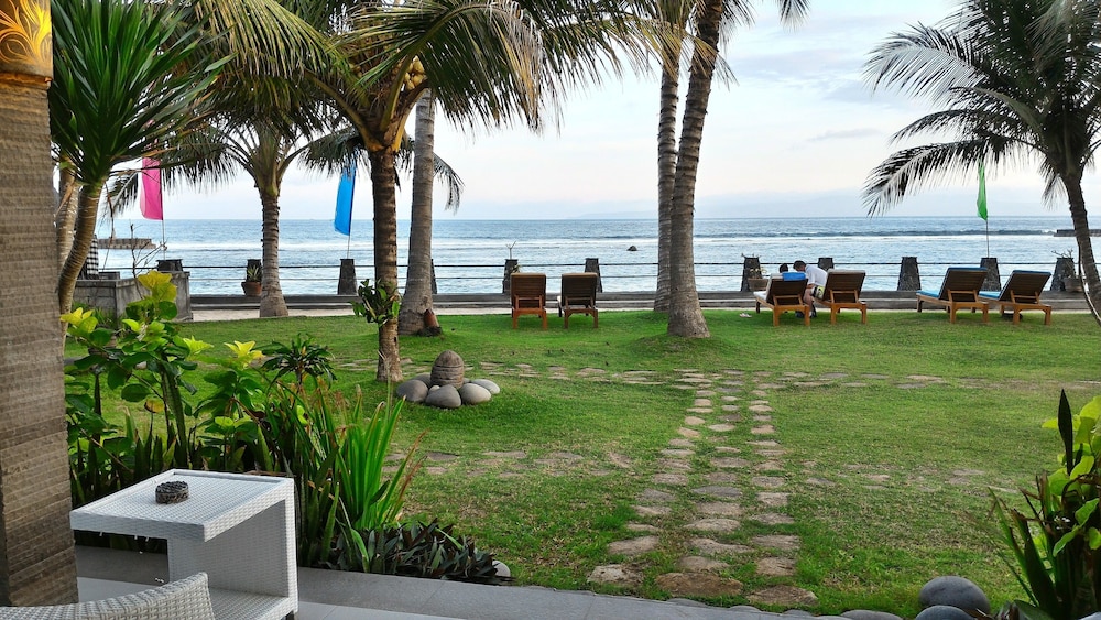 Amarta Beach Cottages 8/38