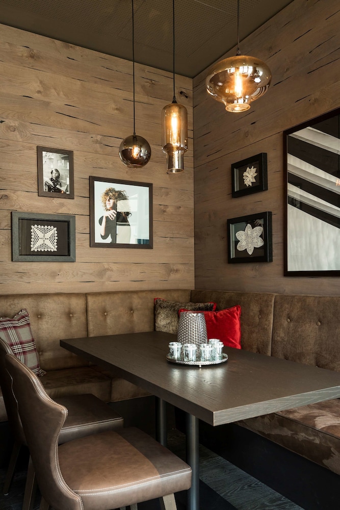 Ameron Davos Swiss Mountain Resort 46/77