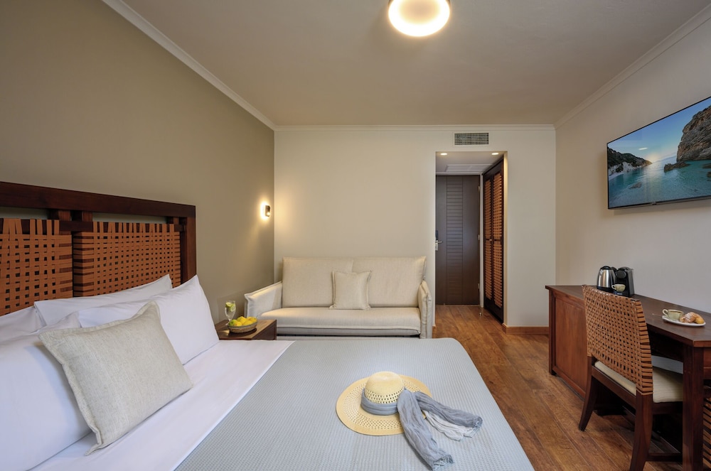 Elisso Hotel 8/50