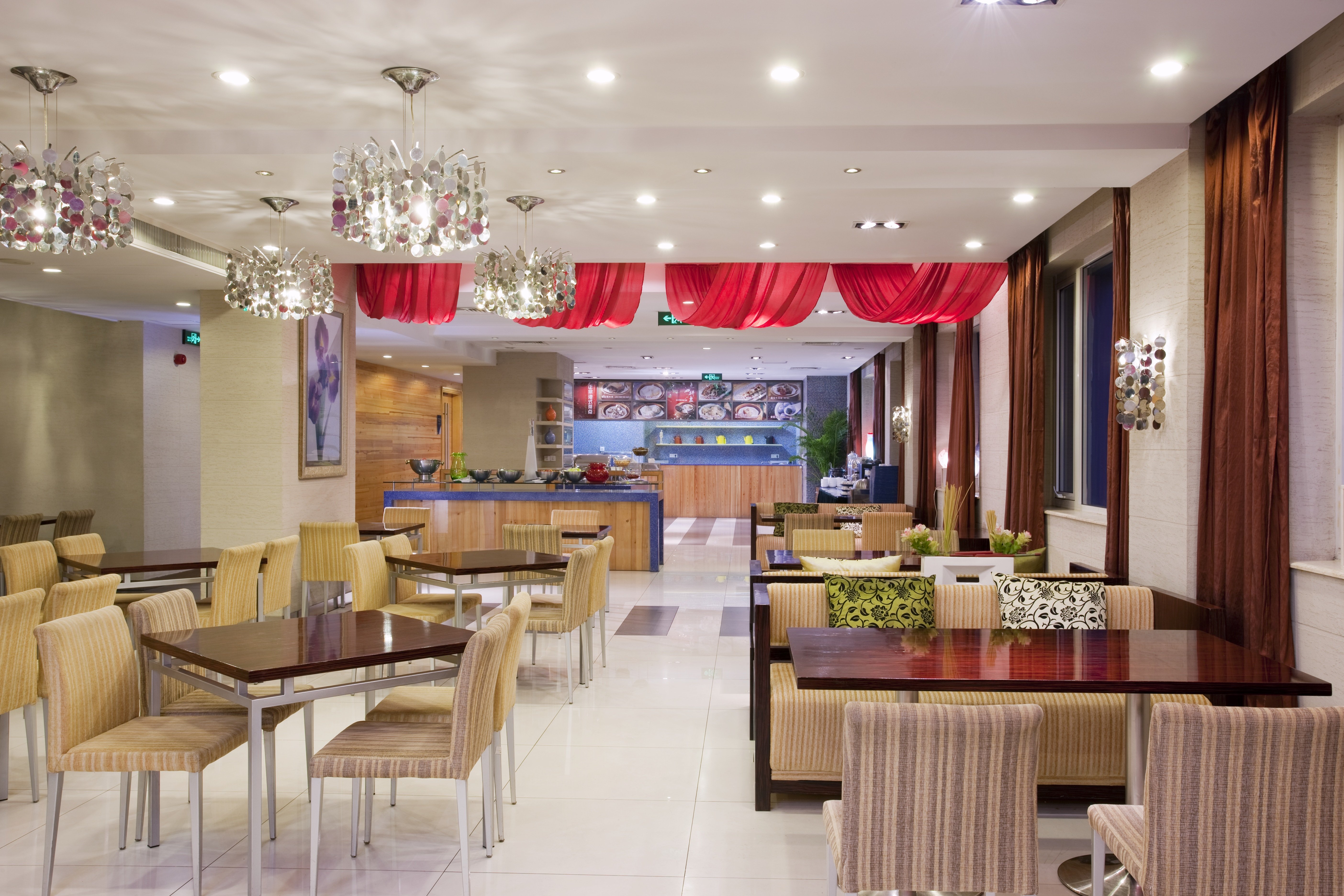 Holiday Inn Express Beijing Shangdi 36/50
