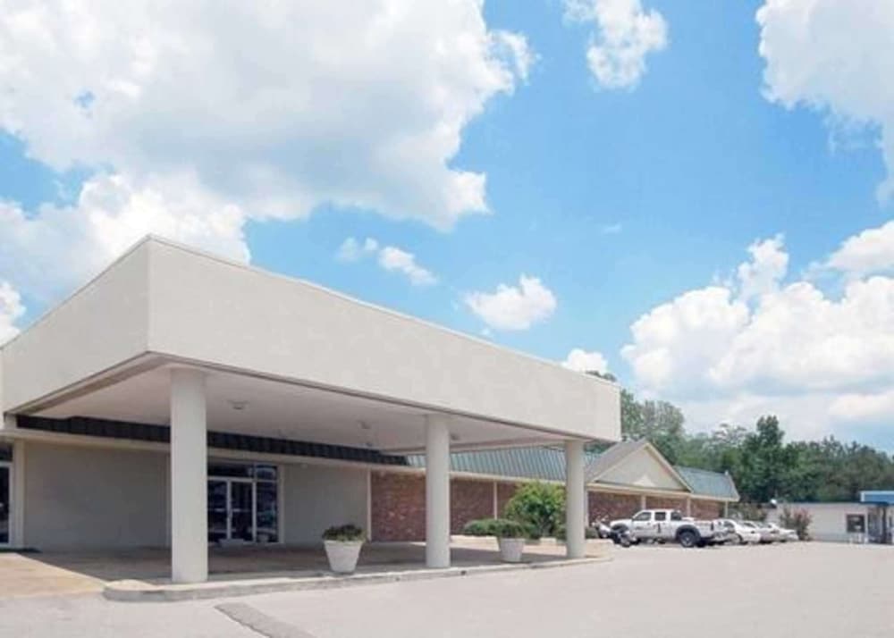 Econo Lodge Corinth 3/22