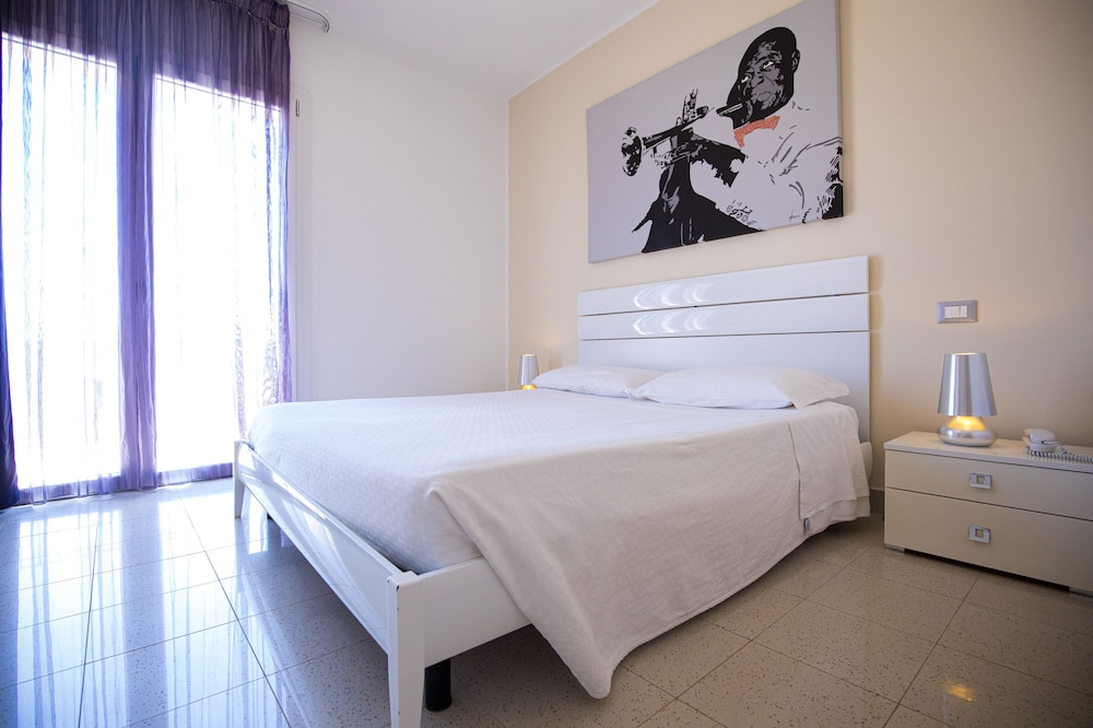 Donnosanto Hotel 14/50