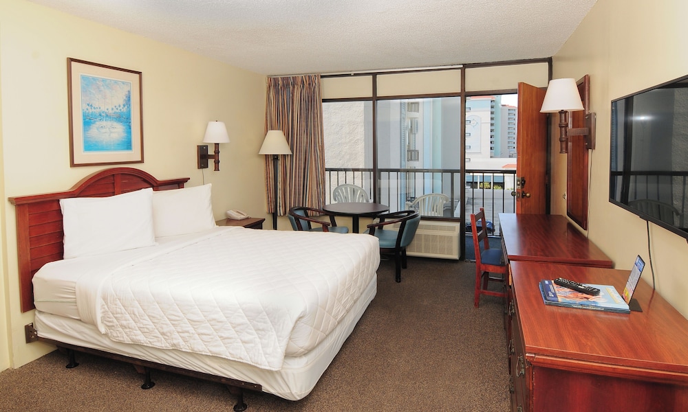 1 Bedroom, Efficiency, Type 5, Queen Bed, Side Ocean View