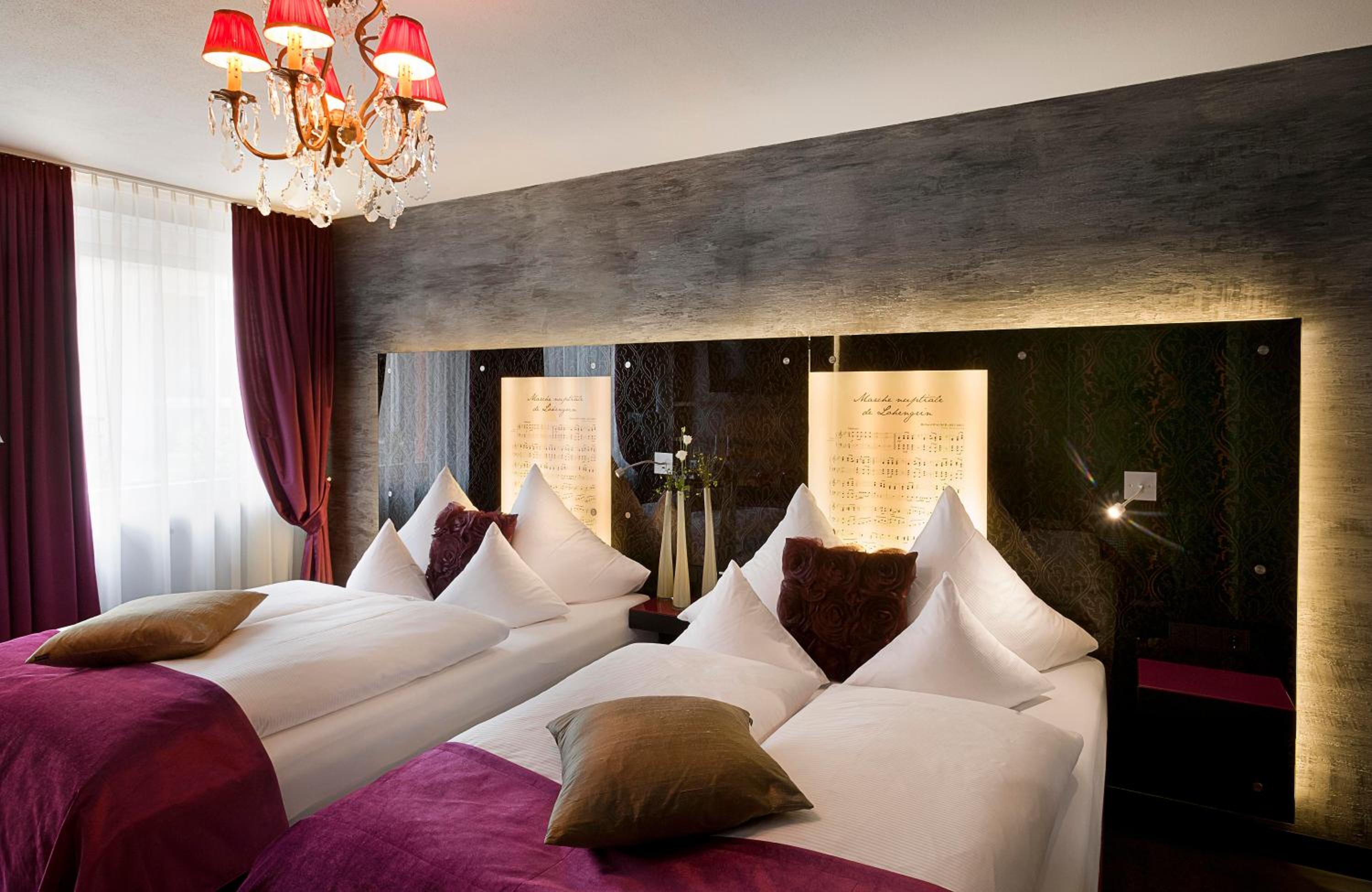 Medium, Quadruple, 2 Double Beds