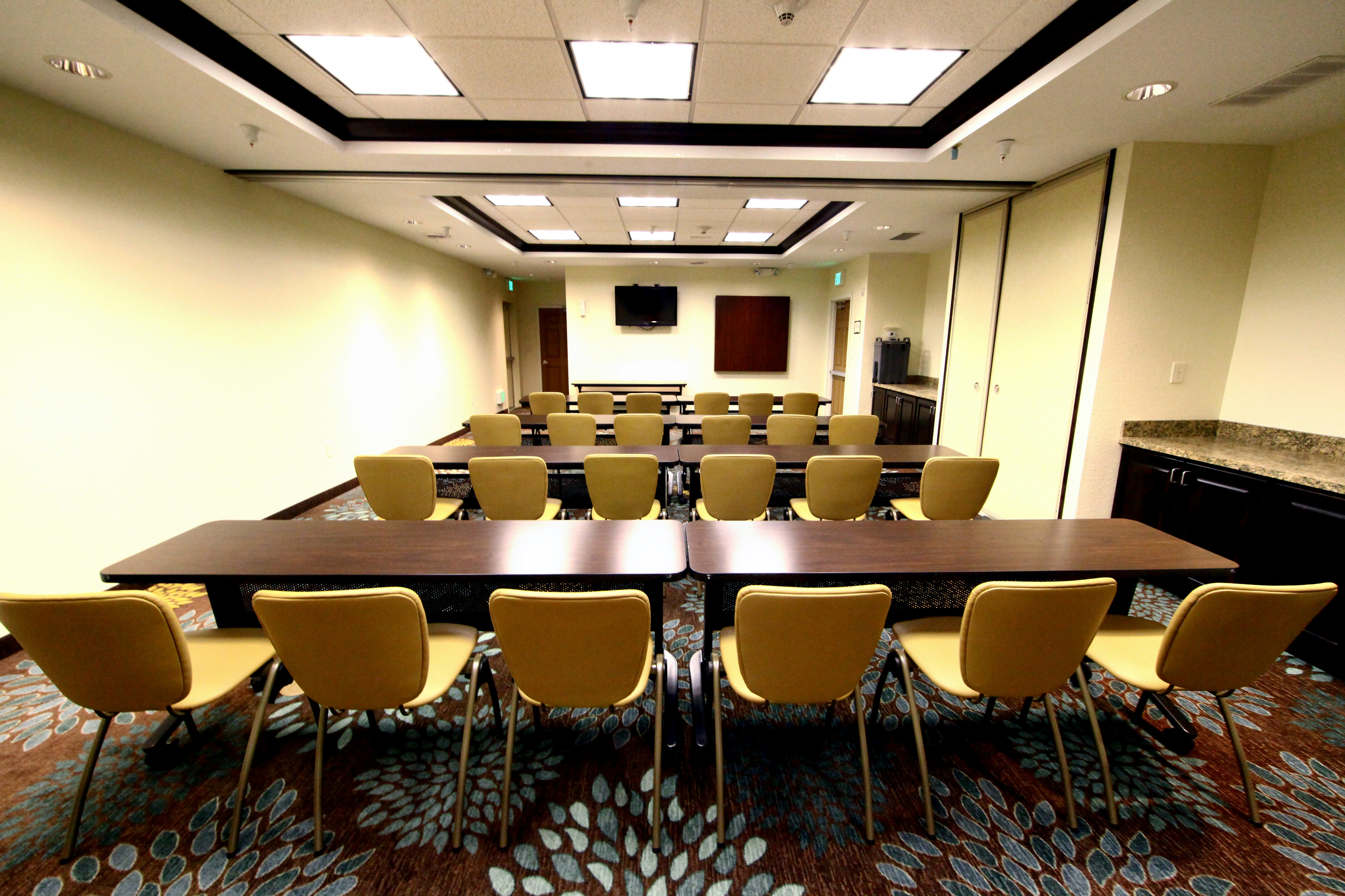 Staybridge Suites Minot 55/62