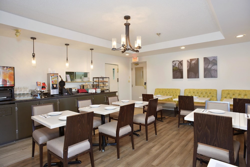 restaurant cafeteria