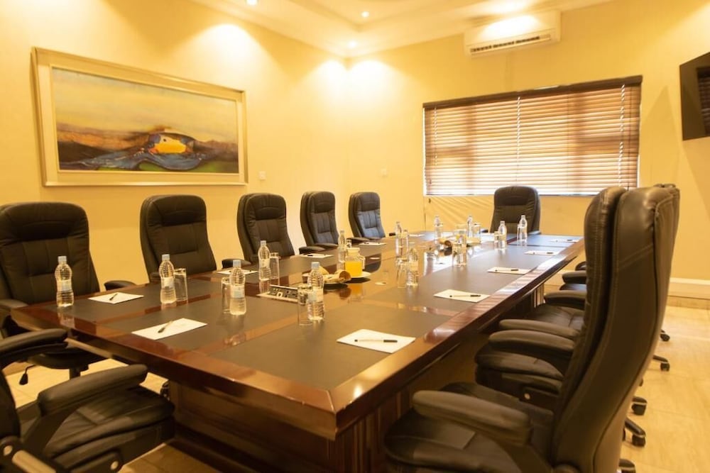Crossroads Hotel Blantyre 35/47