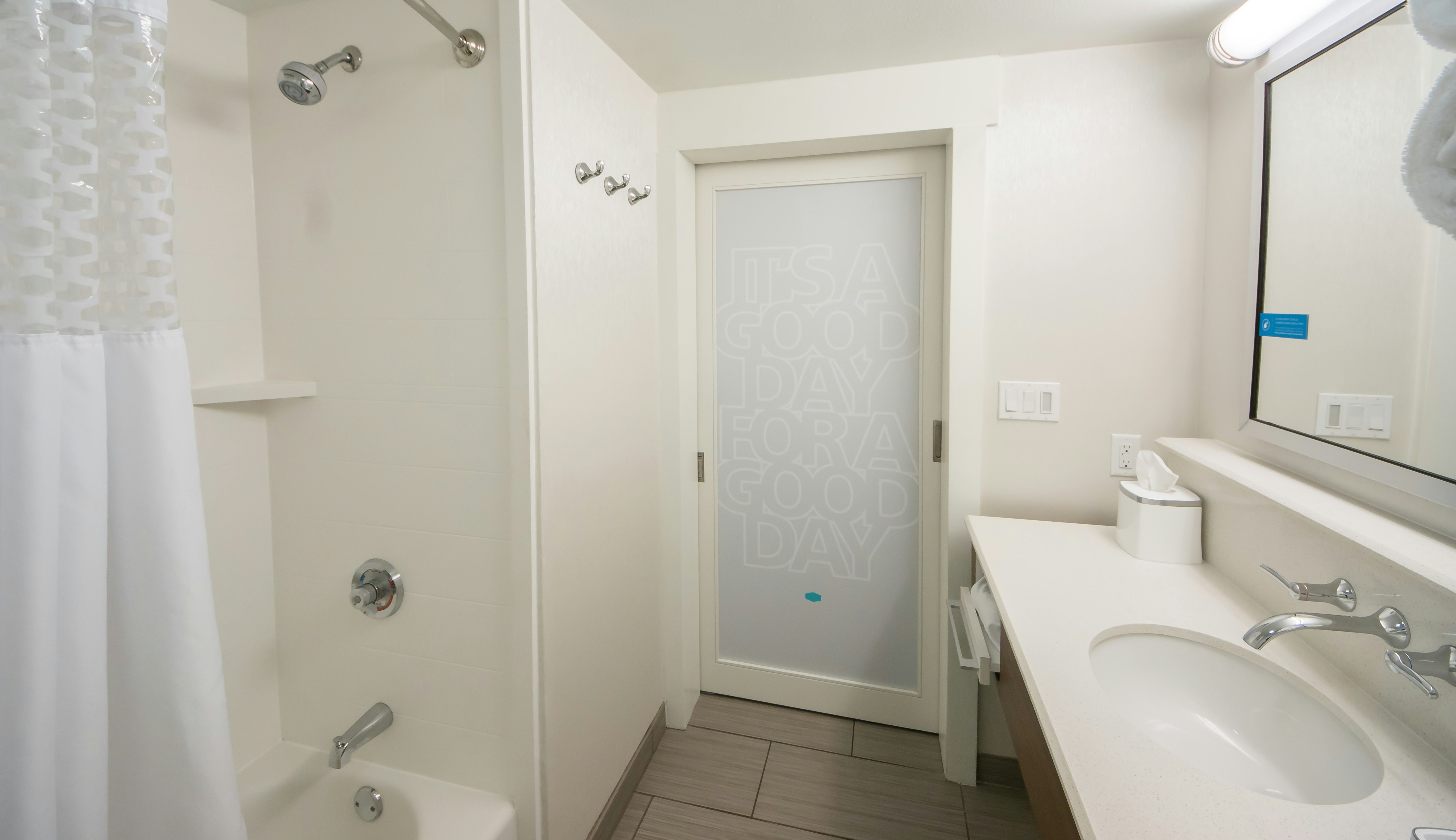 غرفة بسرير كينج مع أريكة، Hampton Inn Lakeland 3/3