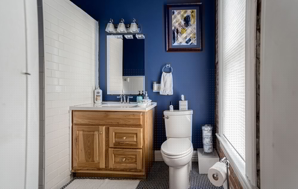 Hatch House Bed & Breakfast 36/38