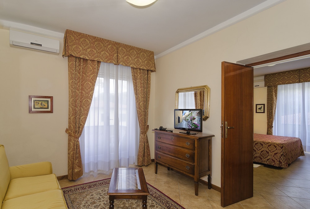 Hotel Verdemare 28/52