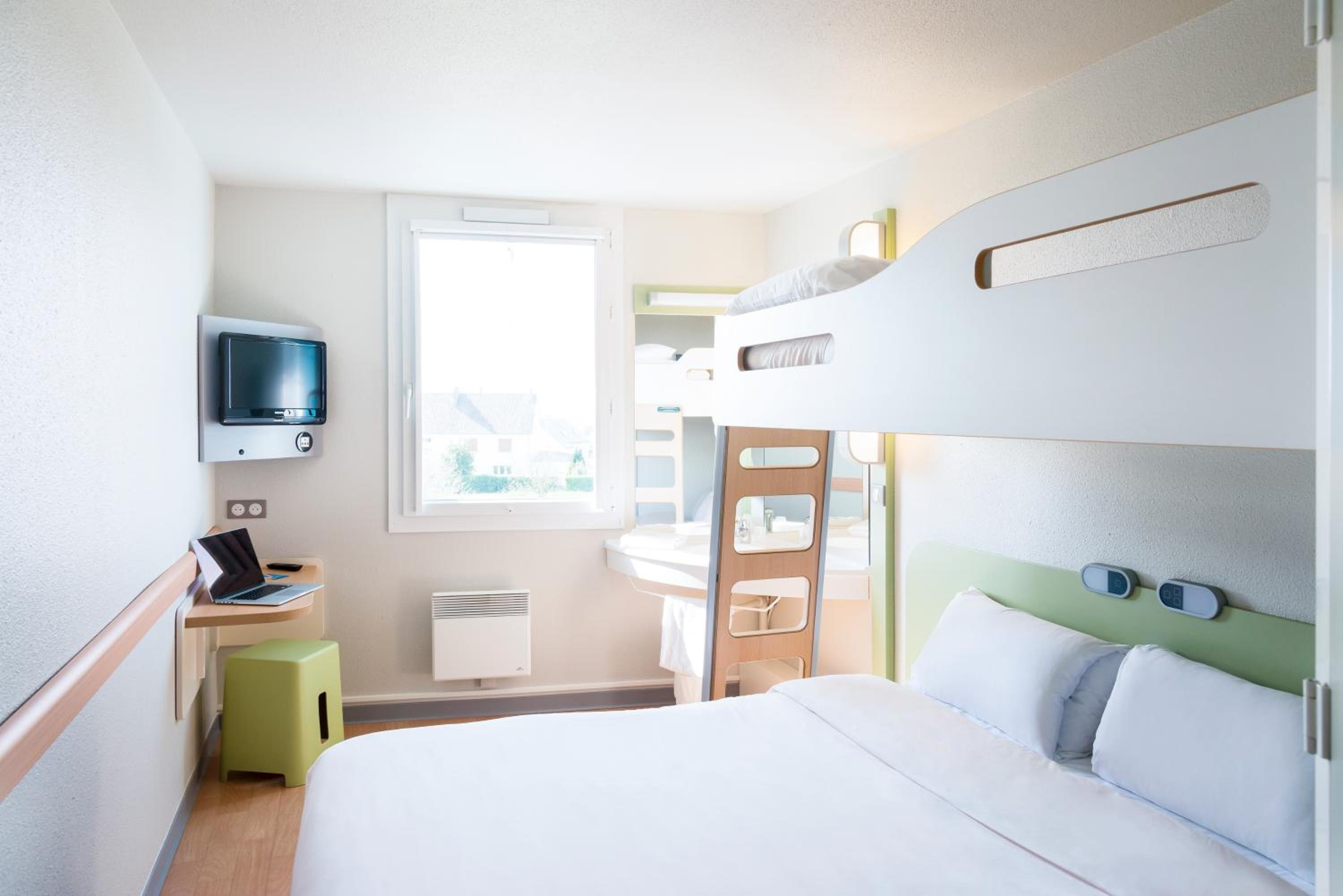 ROOM, TRIPLE, DOUBLE AND BUNK BED