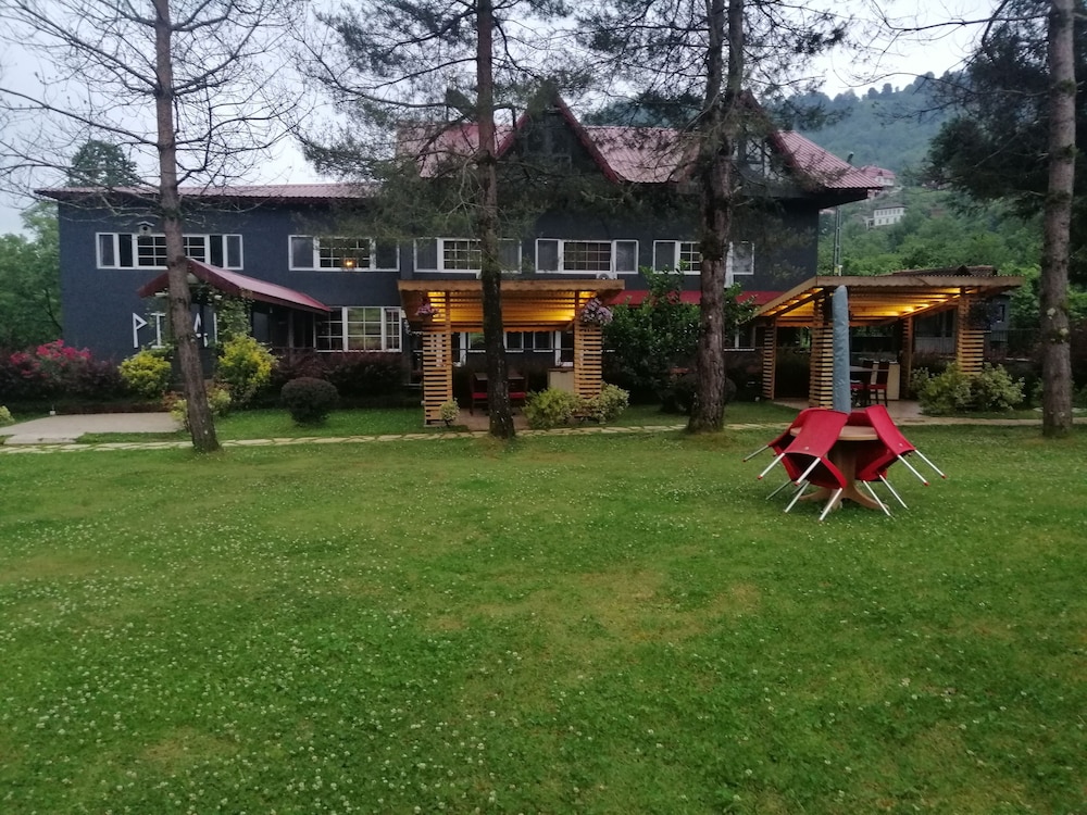 Pinar Kir Evi 41/48