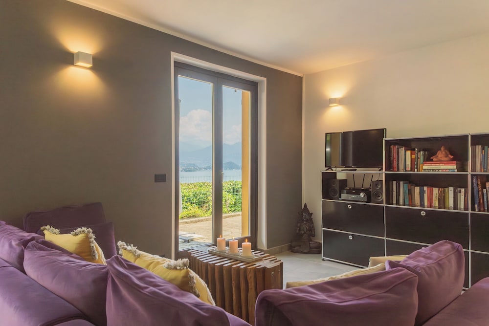 Harmony on the Lake by Rent all Como 8/42