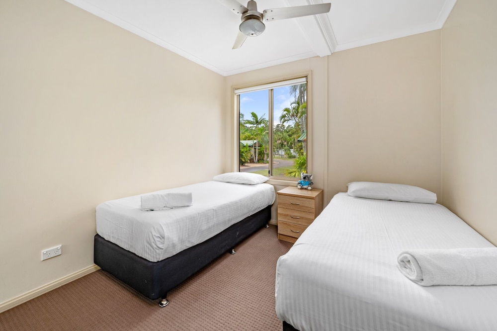 4 Bedrooms, House, 2 Double and Twin Beds, 3 Bunk Beds