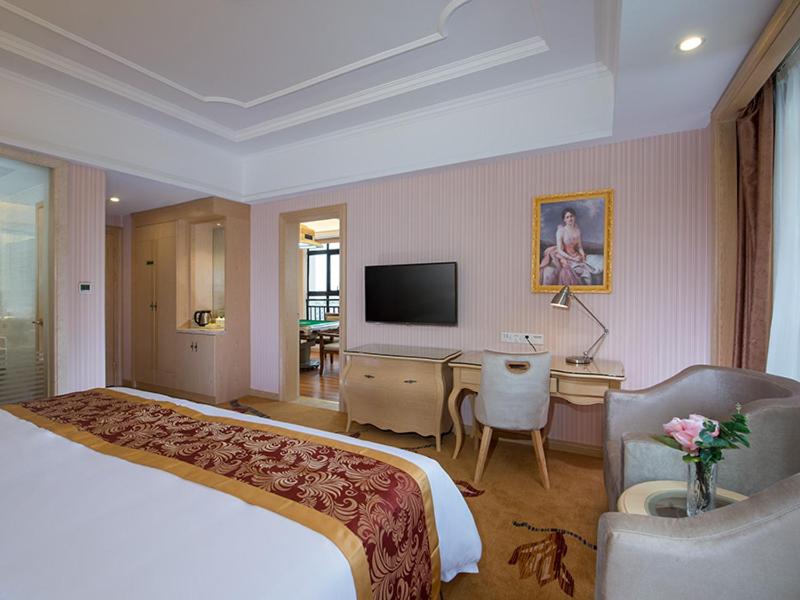 Vienna International Hotel (Dongguan Shilong Huixing Business Center) 9/17
