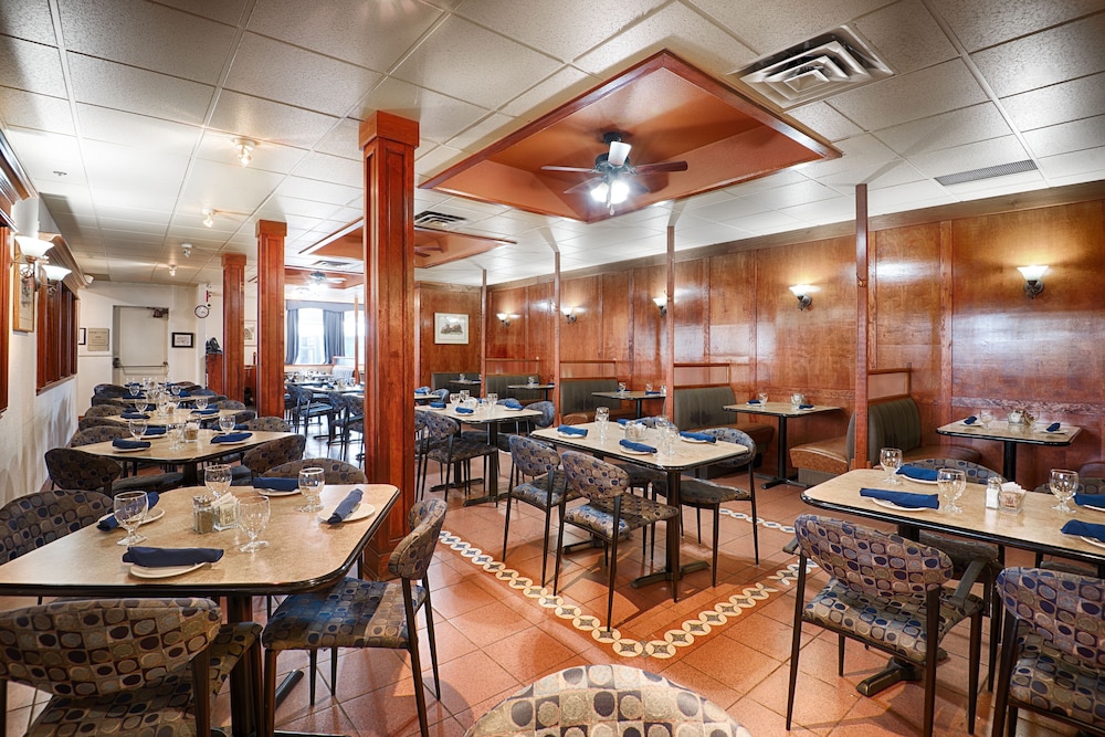 Sternwheeler Hotel & Conference Centre, Trademark by Wyndham 43/56