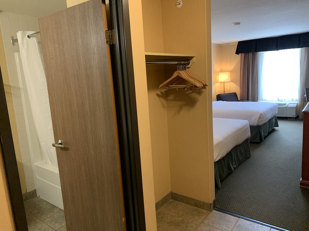 Merit Hotel And Suites 11/66