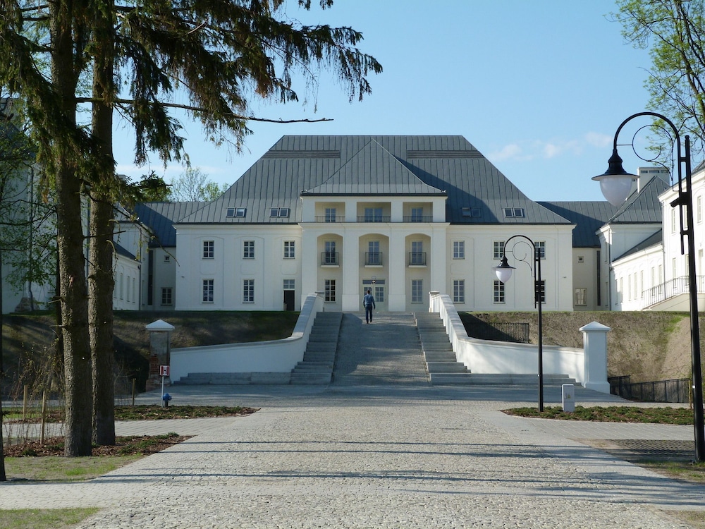 ZAMEK BISKUPI JANOW PODLASKI 3/50
