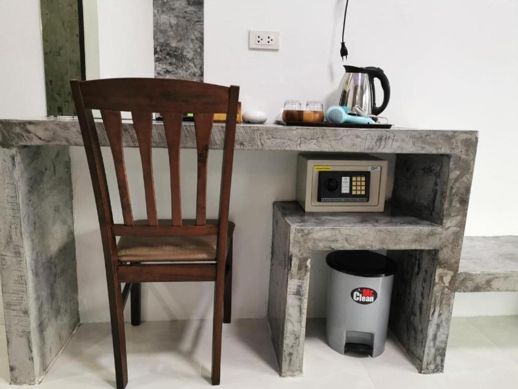 Lanta Long Beach Hostel 7/50