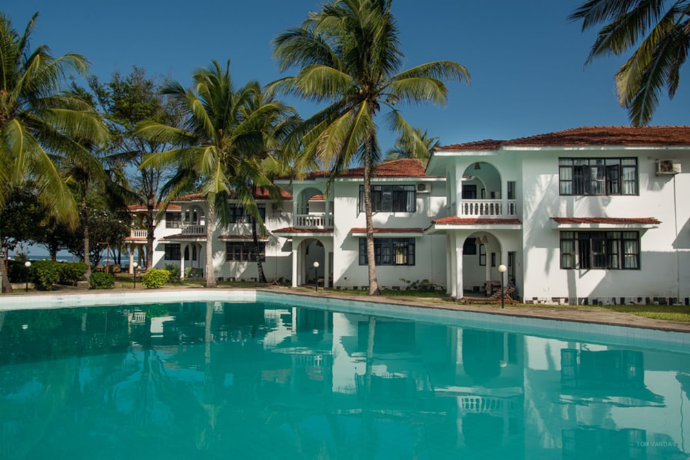 Bahari Dhow Beach Villas 5/61