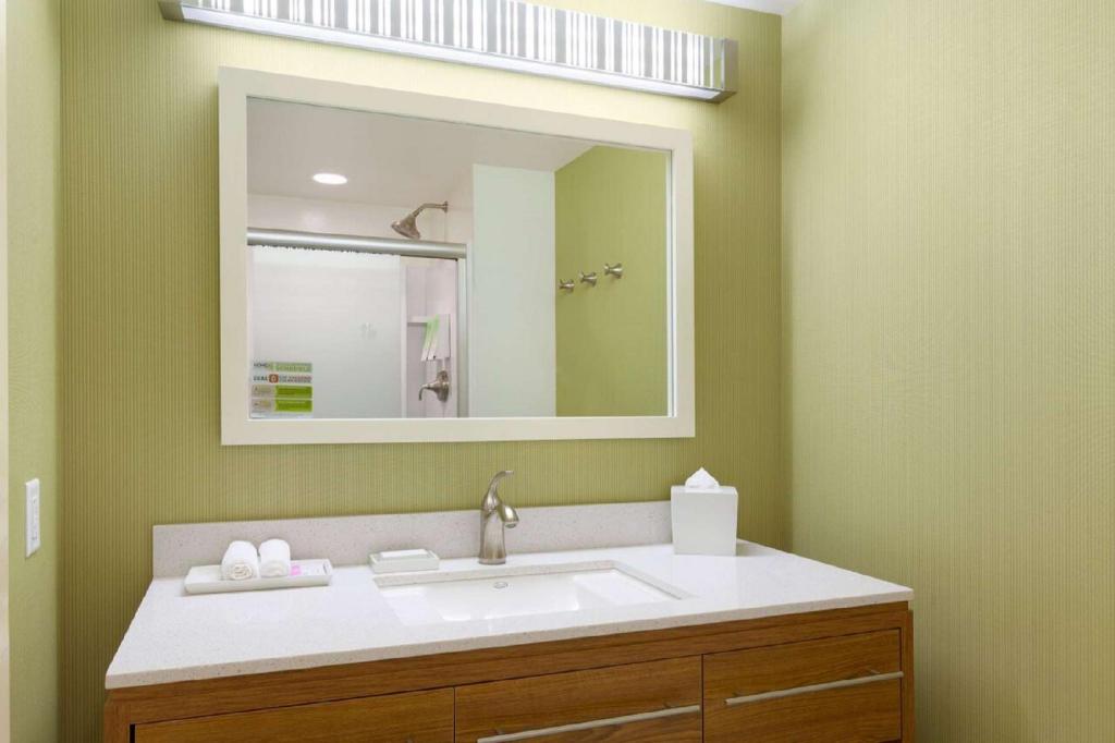 1 Bedroom, Suite, King Bed, Sofa