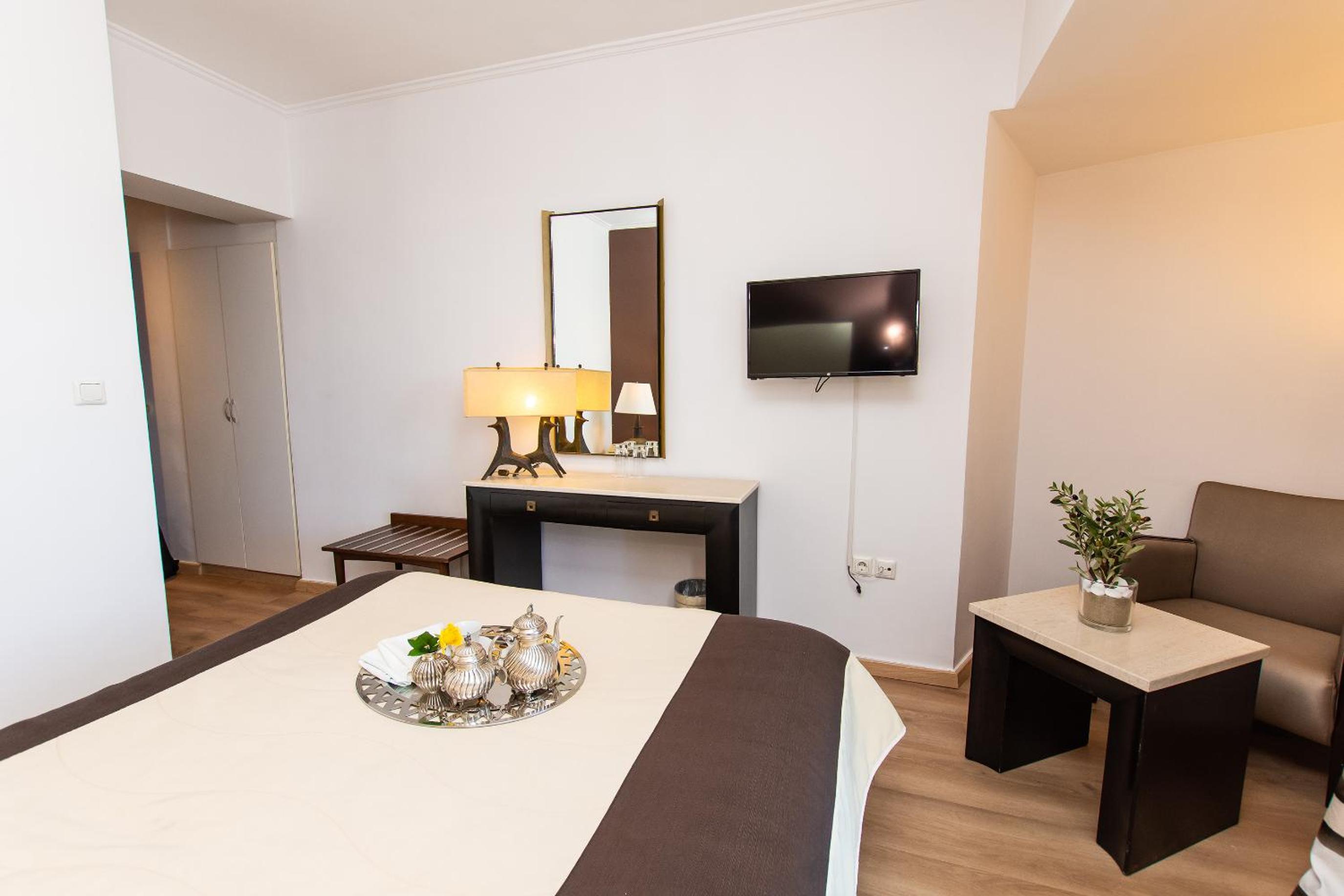 Room, Single, Side Sea and Pool View