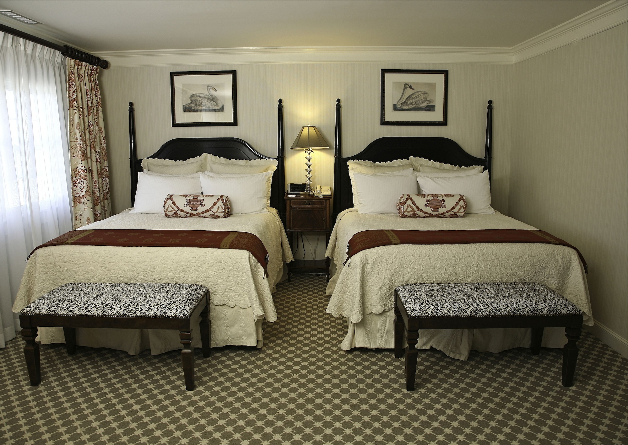 Luxury, 2 Queen Beds, Resident View