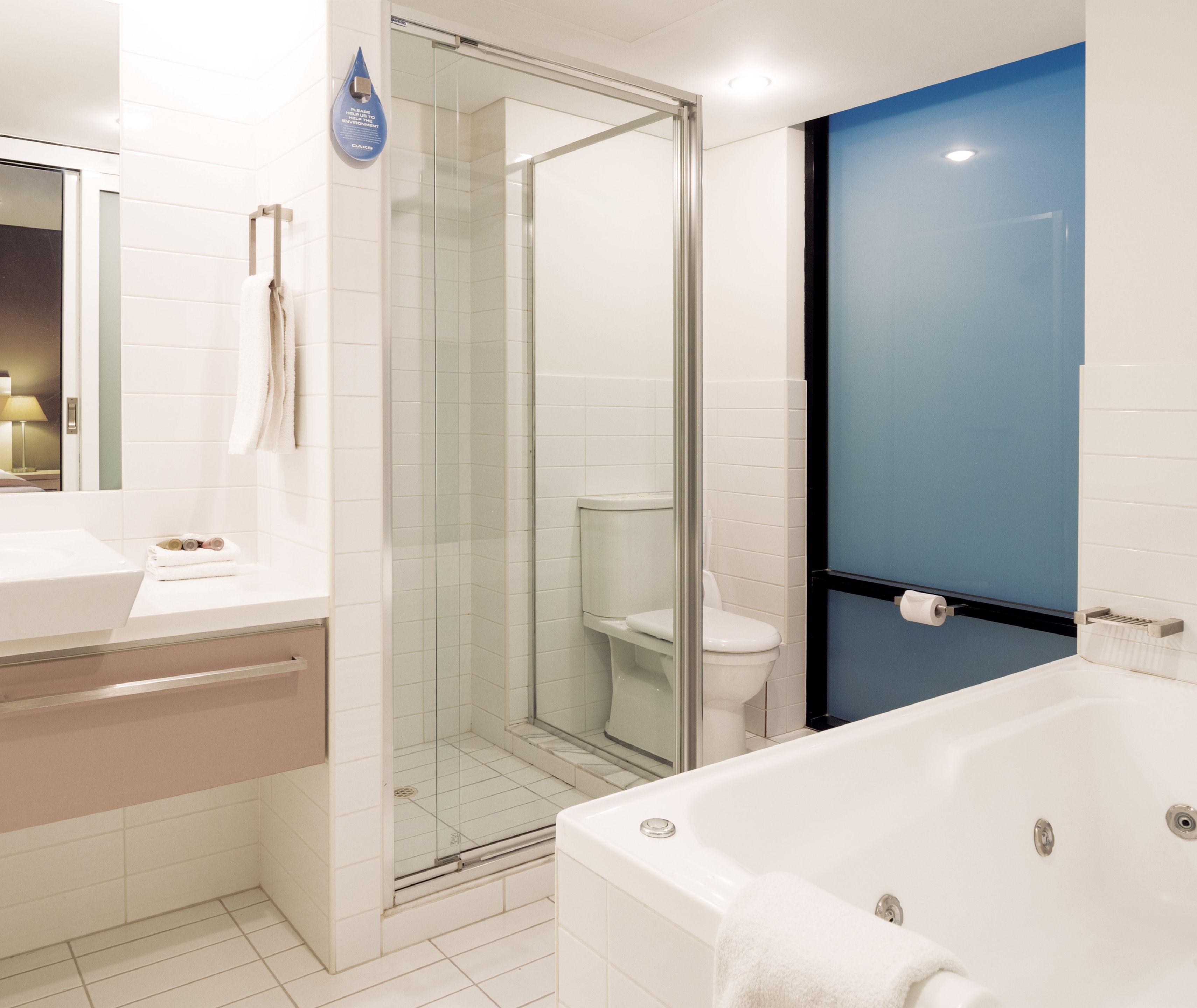 2 Bedroom Executive, Oaks Adelaide Horizons Suites 3/4