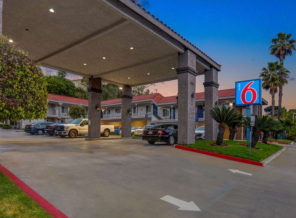 Motel6 La Mesa, CA 7/67