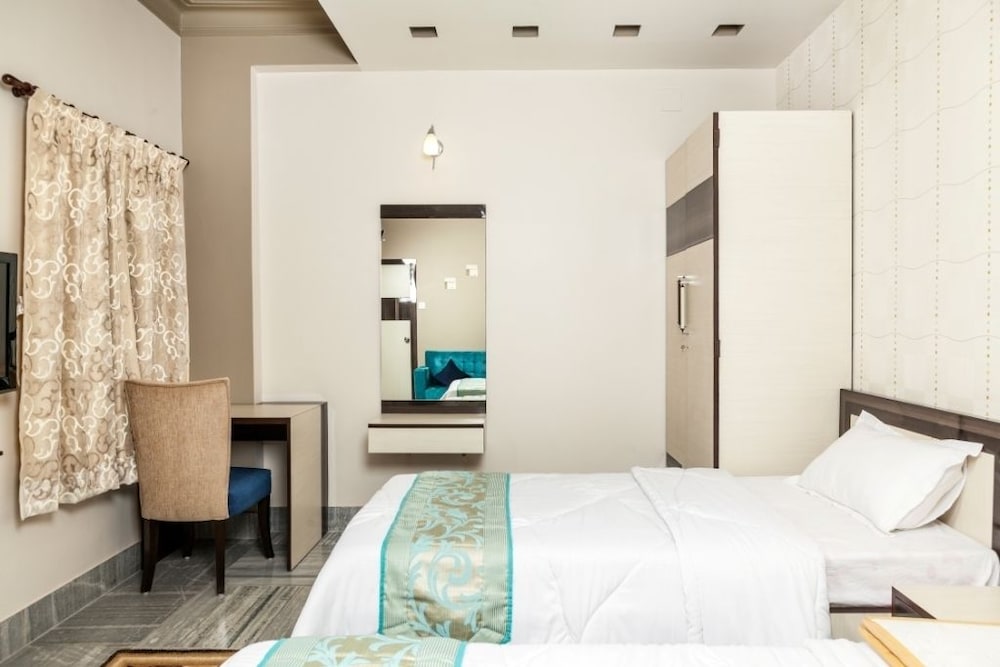 Simi International - The Imperial Guest House 8/20