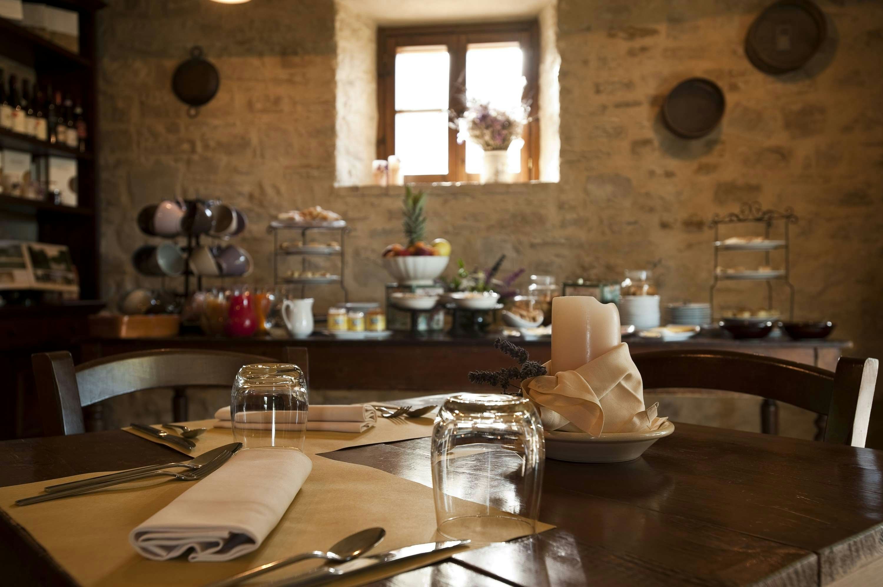 La Tavola Dei Cavalieri & Il Borgo 45/60
